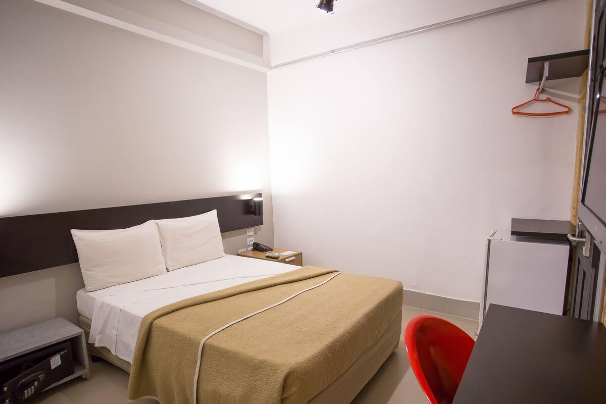 Minibar, desk, free WiFi