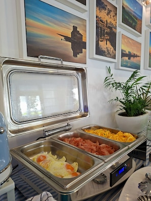 Free daily buffet breakfast