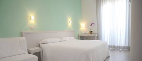 Egyptian cotton sheets, premium bedding, individually decorated, desk