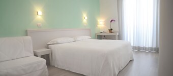 Maree Hotel