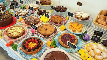 Ilmainen päivittäinen buffetaamiainen
