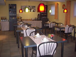 S'hi serveixen esmorzars, sopars i plats de cuina francesa 