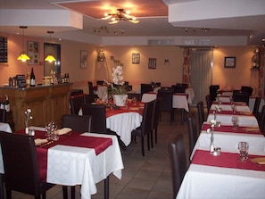 Frühstück und Abendessen, französische Küche