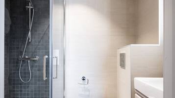 Shower, heated floors, towels