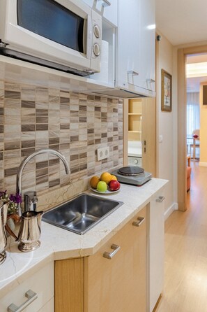 Wasserkocher mit Kaffee-/Teezubehör, Wasserkocher