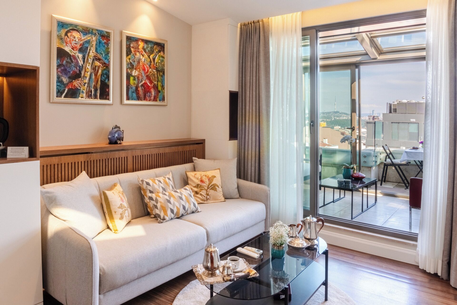 Condo executivo, 5 quartos, vista para a cidade, de frente para o mar | Área de estar | TV LCD, DVD player