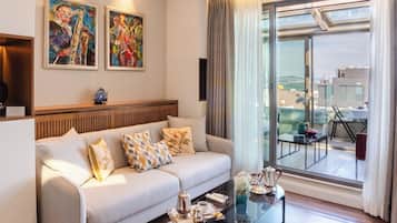 Condo executivo, 5 quartos, vista para a cidade, de frente para o mar | Área de estar | TV LCD, DVD player