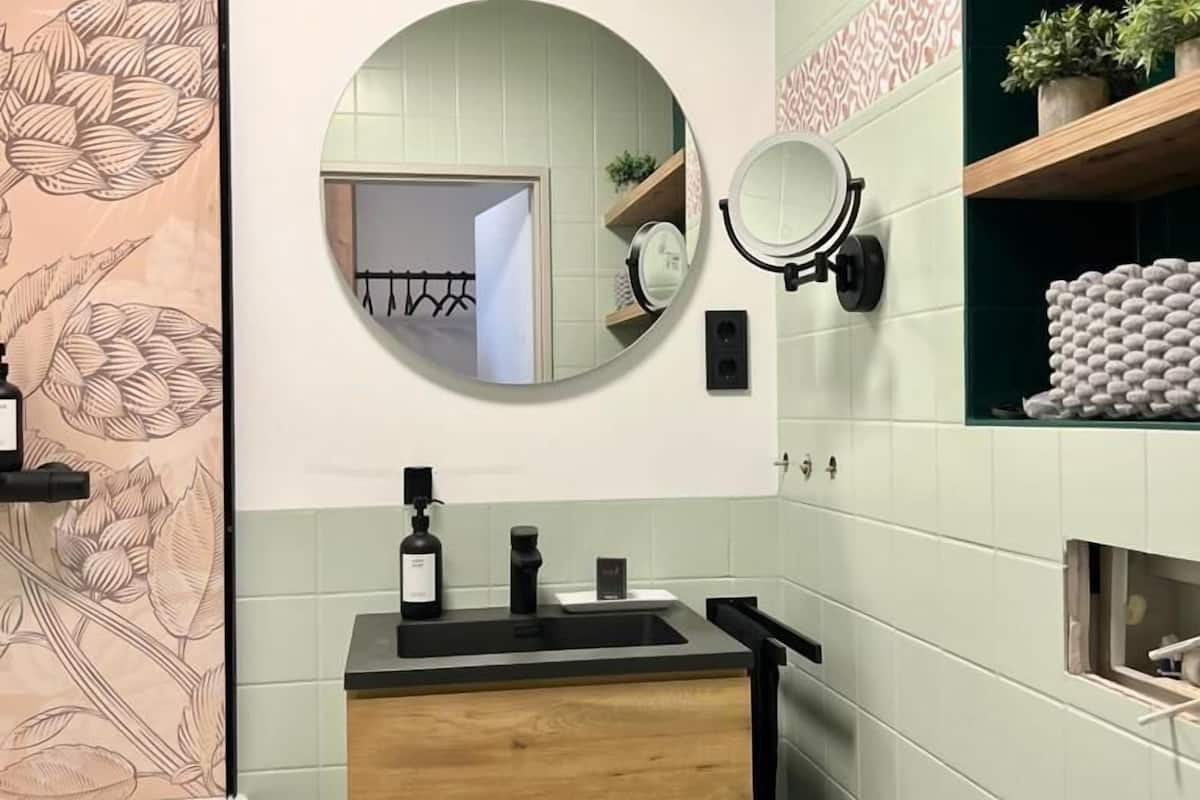 free toiletries, hair dryer, towels