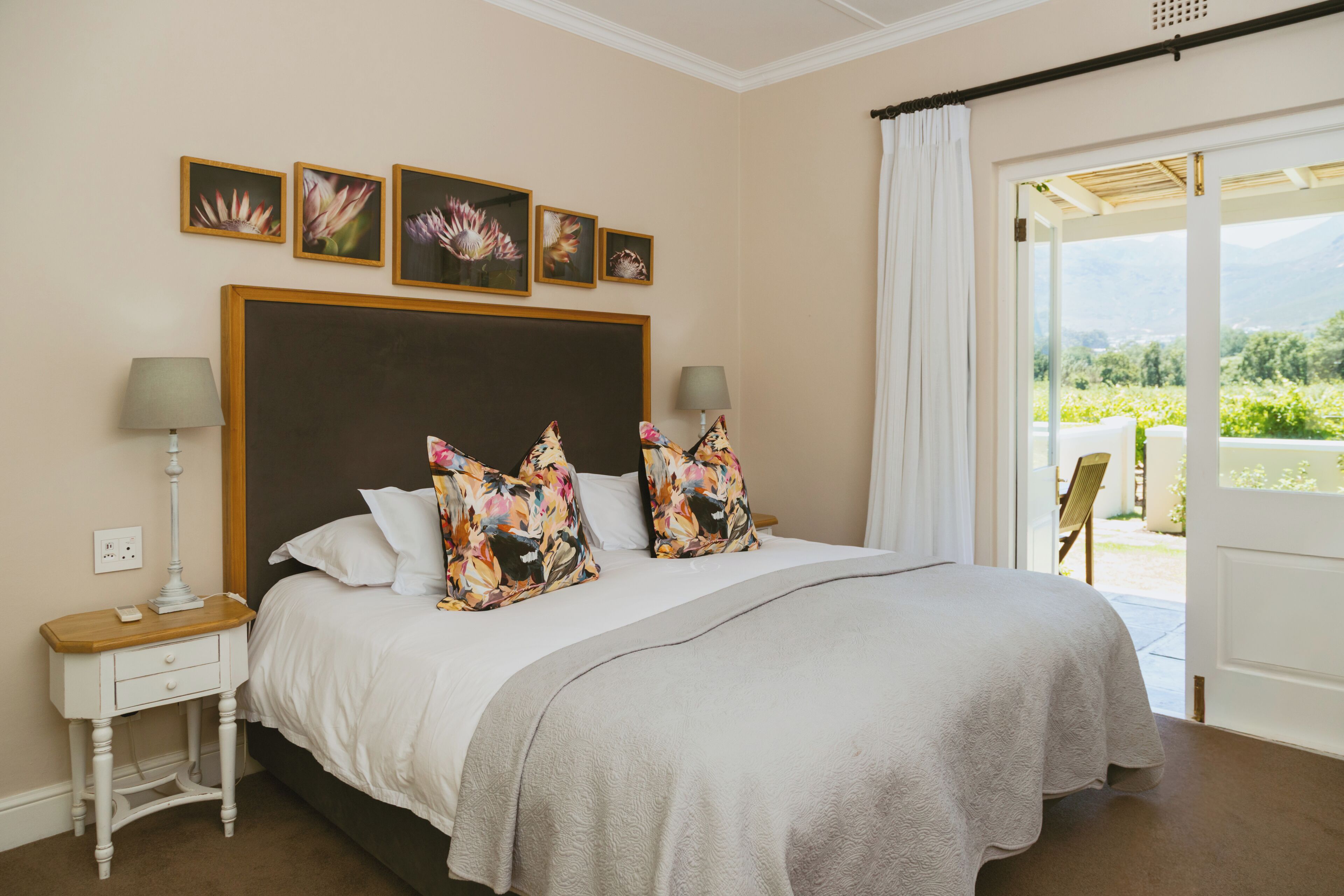 Deluxe Double Room Ground Floor | Sengetøy av topp kvalitet, minibar og safe på rommet