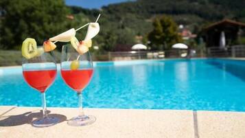 Outdoor pool, sun loungers