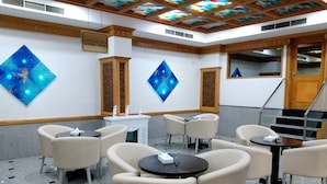 4 bars/lounges - Taj Plaza Hotel (Manama)