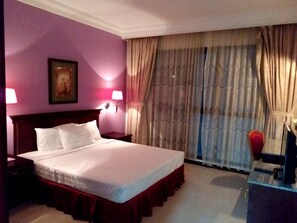 1 bedroom, in-room safe, desk, iron/ironing board - Taj Plaza Hotel (Manama)