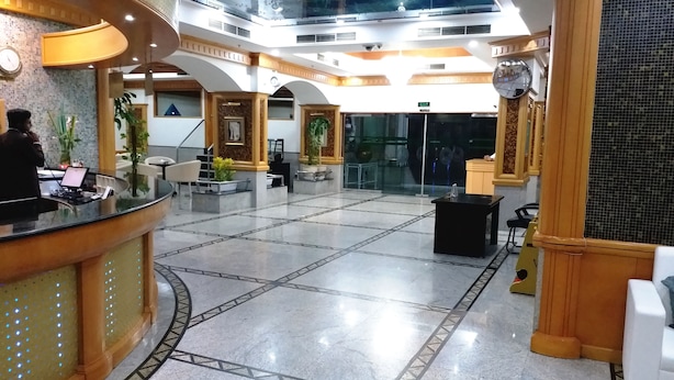 Lobby sitting area - Taj Plaza Hotel (Manama)
