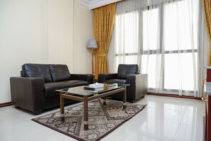 LED TV, pay movies - Taj Plaza Hotel (Manama)