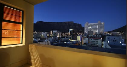 1109 The Decks at 67 Long Street