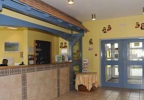 Quầy tiếp tân