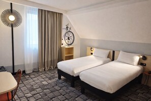 Standard Room, 2 Single Beds | Desk, laptop workspace, travel cot, free WiFi