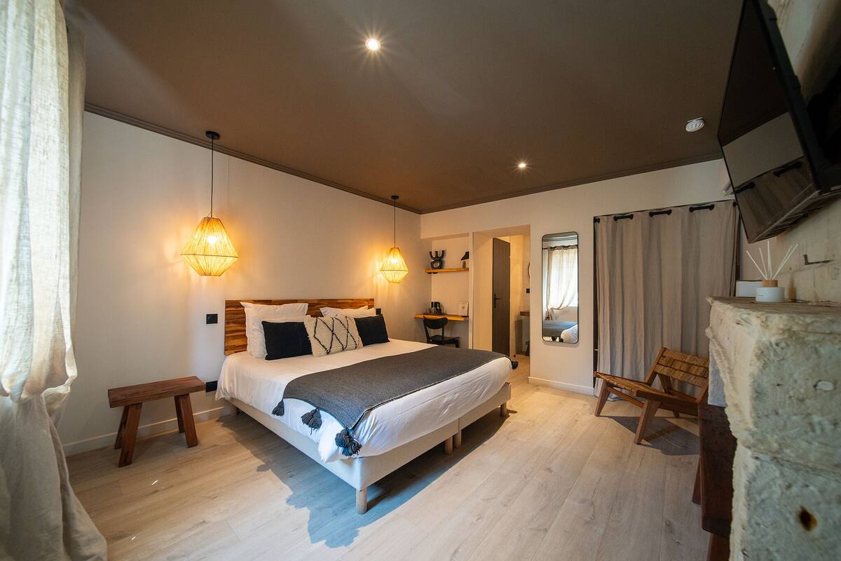 Chambre Double Junior | 1 chambre, literie de qualité supérieure, décoration personnalisée