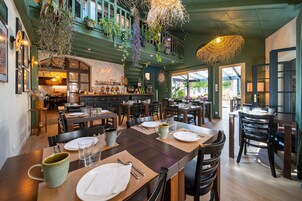 Daily buffet breakfast (EUR 13.5 per person)