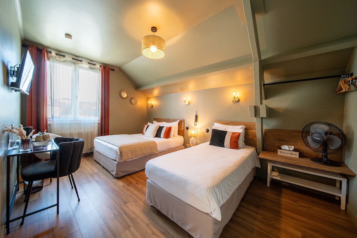 Premium bedding, individually decorated, individually furnished, desk
