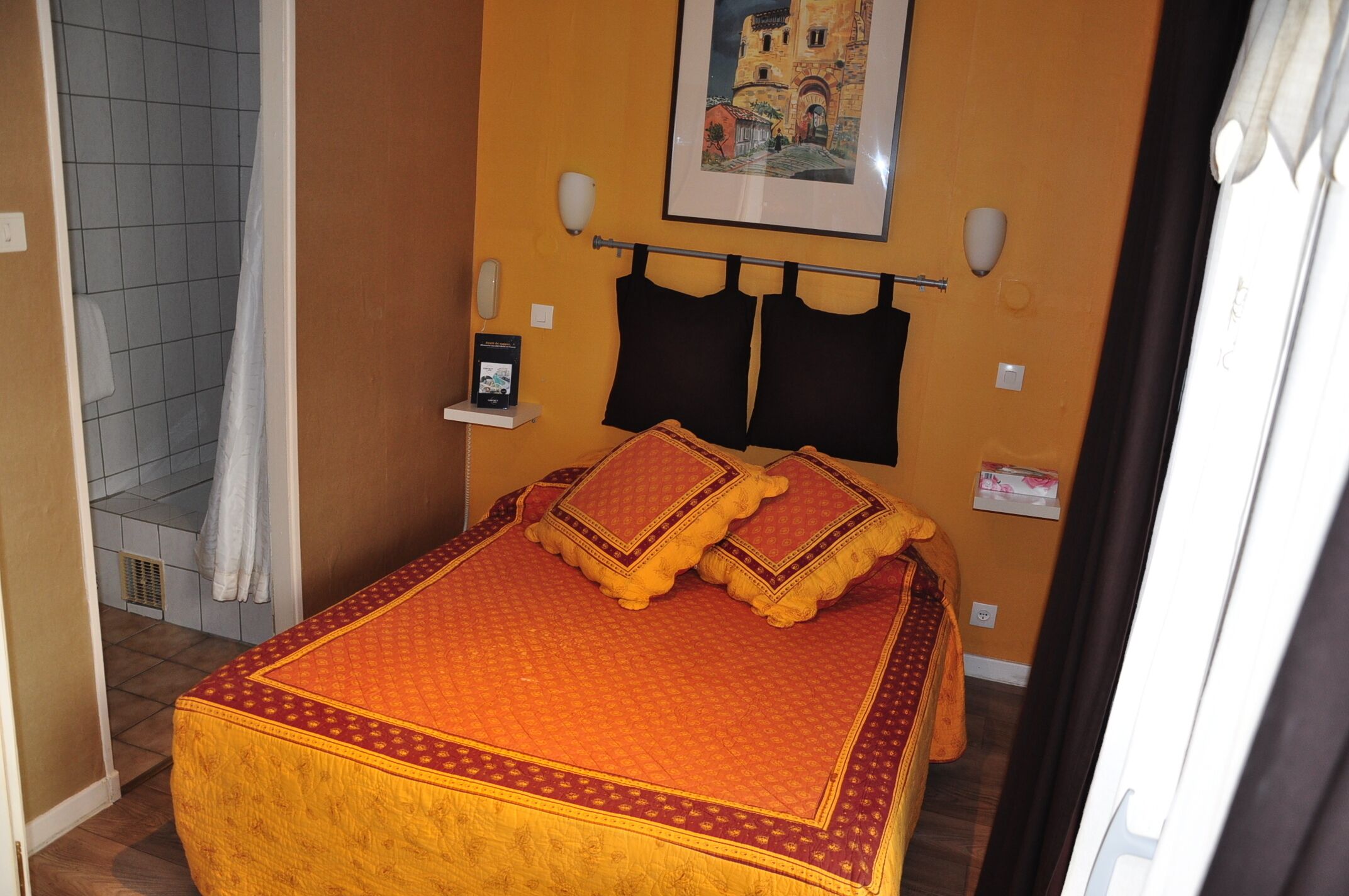 family room, 2 bedrooms, connecting rooms, garden view | desk, laptop workspace, free wifi, bed sheets