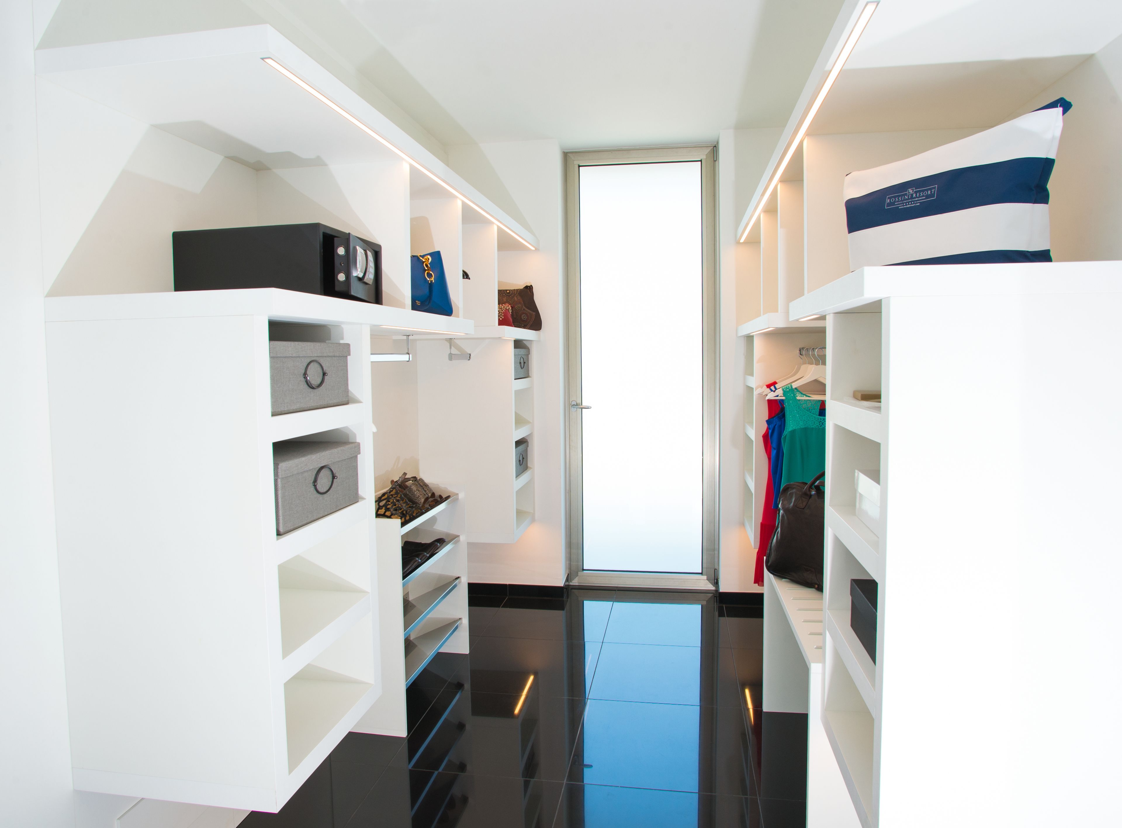 luxury suite, 1 bedroom, ocean view | select comfort beds, minibar, in-room safe, desk