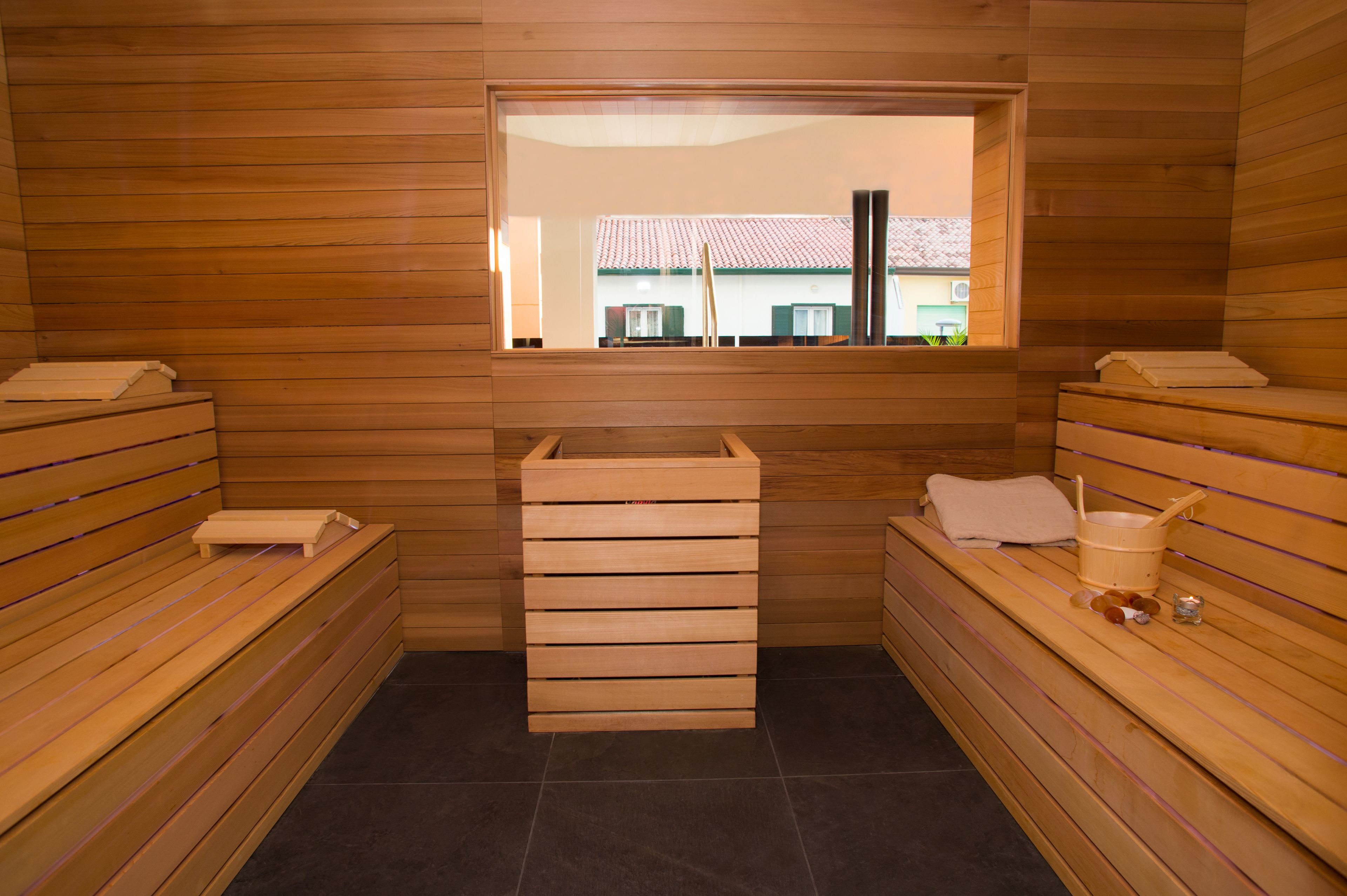 sauna, steam room, turkish bath/hammam, body treatments, body wraps