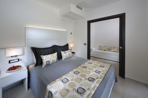 Select Comfort beds, minibar, in-room safe, desk