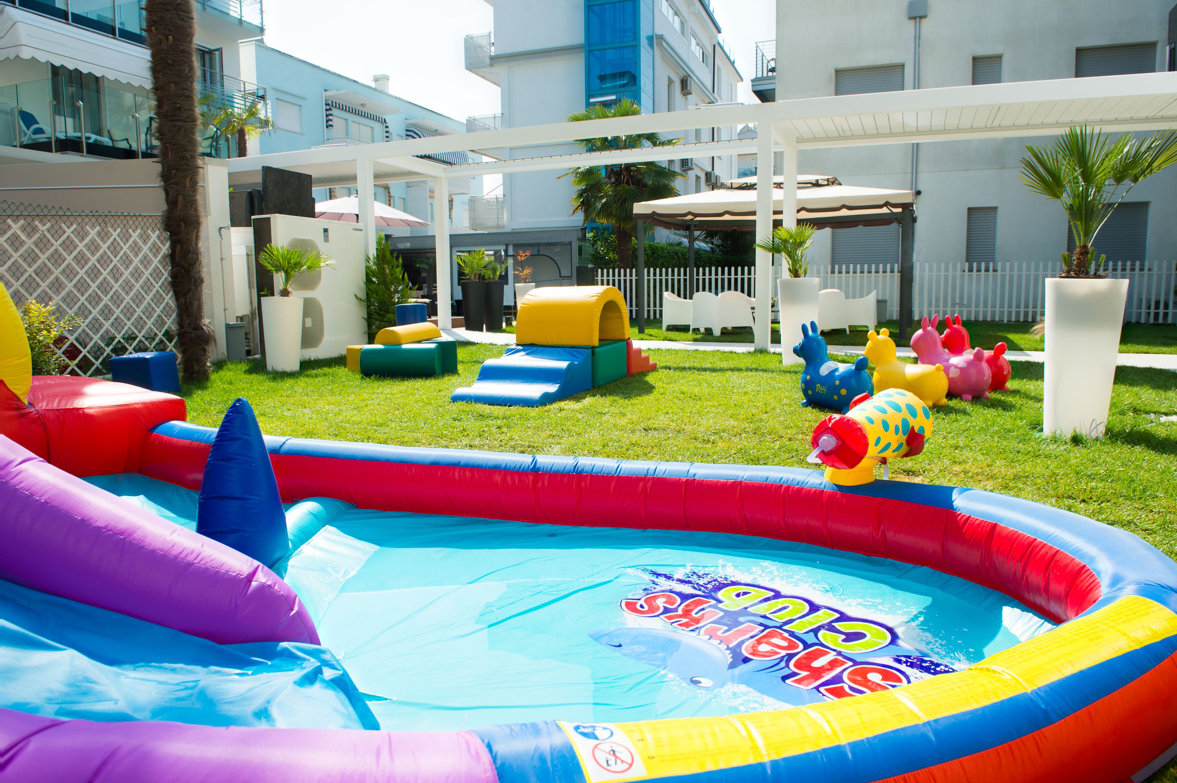 children’s play area – outdoor