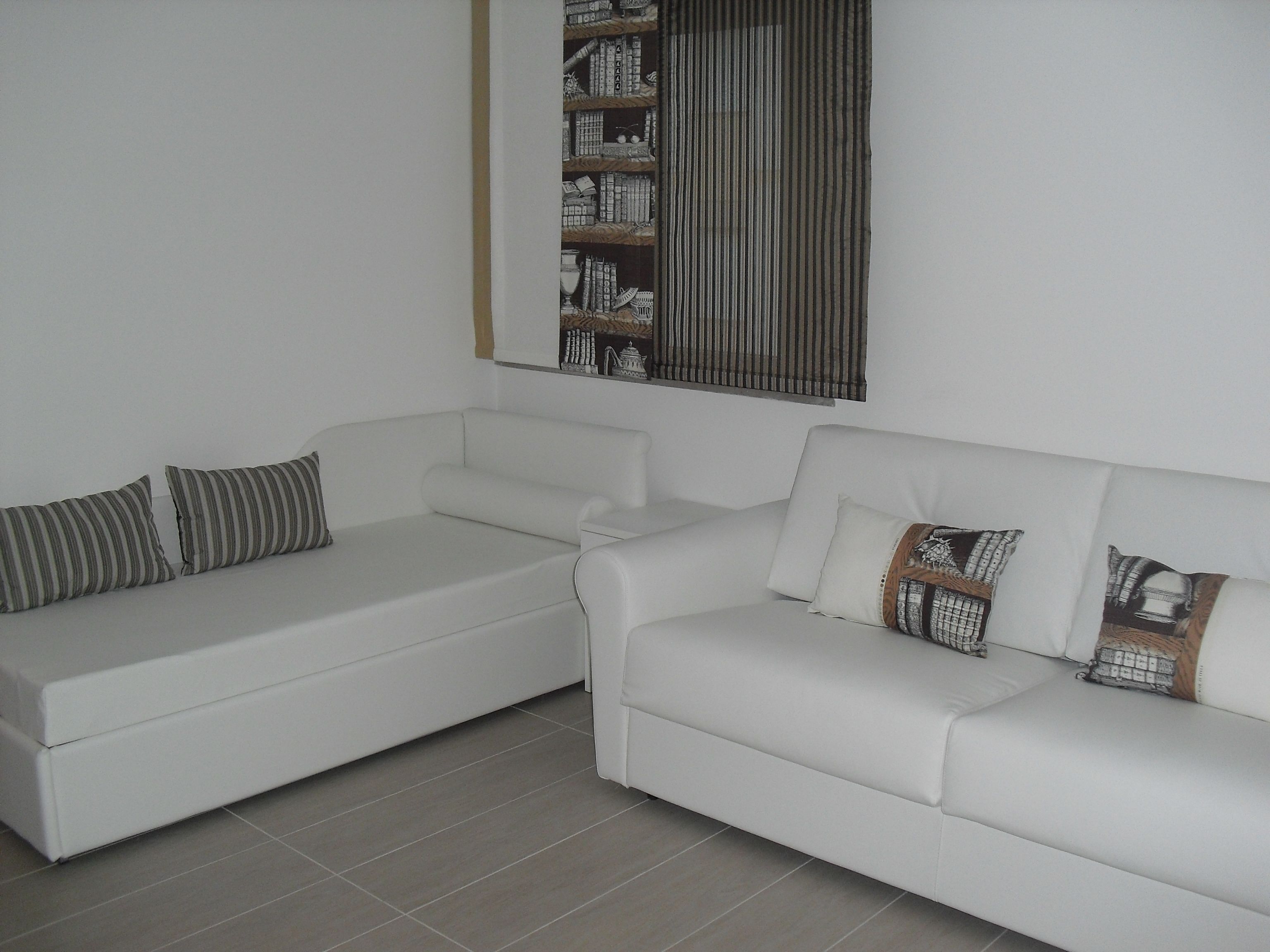 junior suite (deluxe) | living room | lcd tv