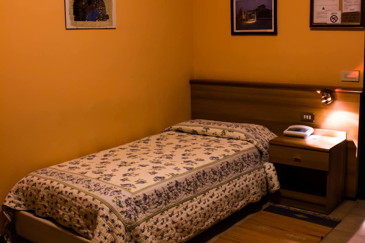 superior single room | in-room safe, desk, free wifi