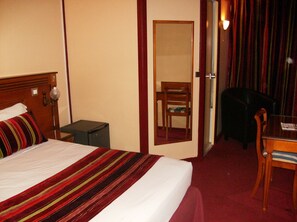 Minibar, in-room safe, desk, cribs/infant beds