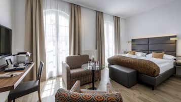 Deluxe Double Room | 1 bedroom, free minibar items, in-room safe, desk