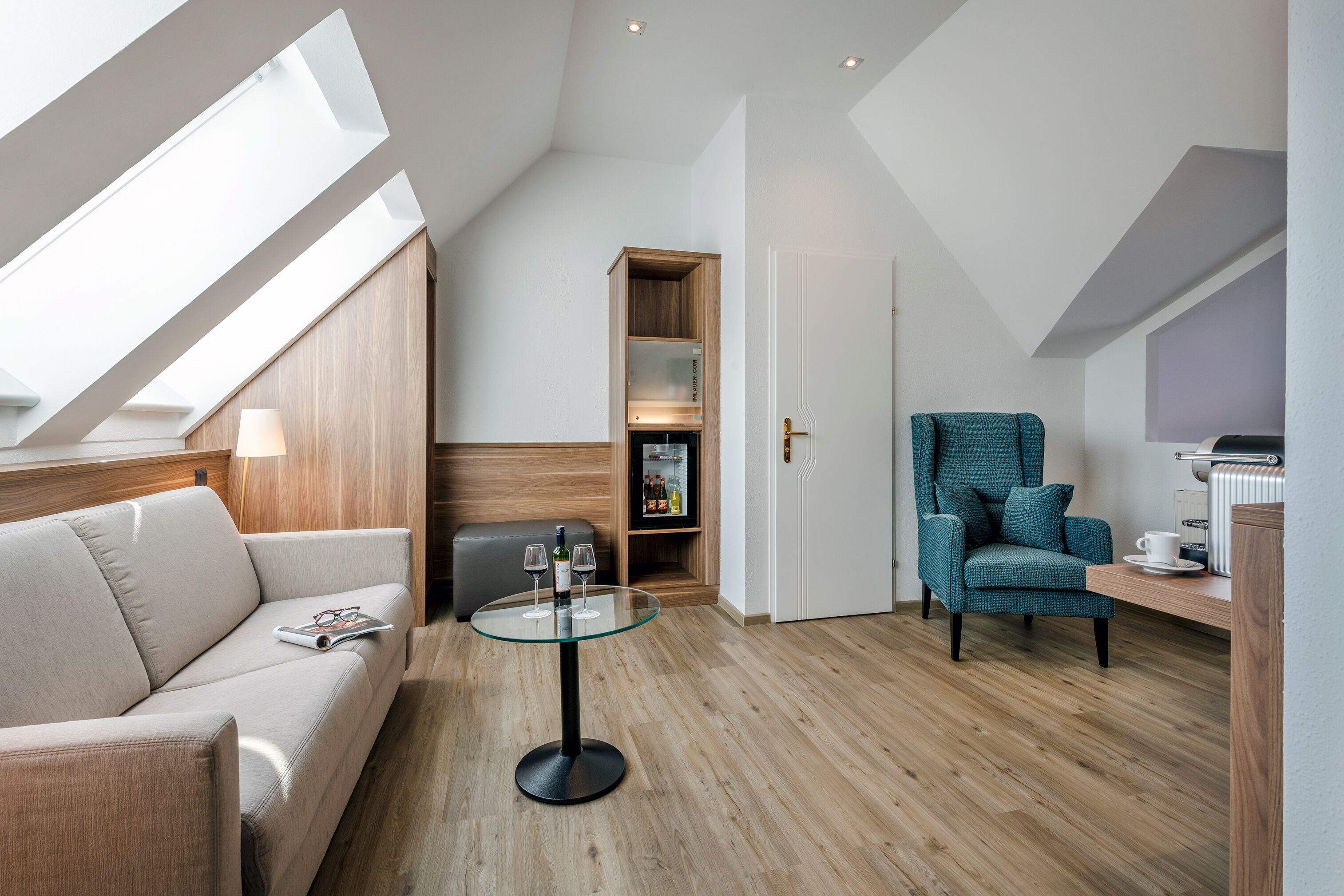 Suite | Minibar (mit einigen kostenlosen Artikeln), Zimmersafe, Schreibtisch