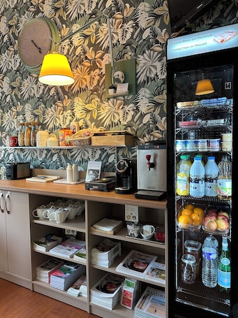 Daily buffet breakfast (EUR 9 per person)