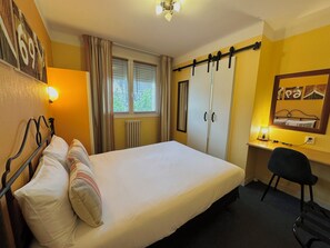 Comfort Double Room | Desk, iron/ironing board, free WiFi, bed sheets - Hôtel de Caen (Caen)