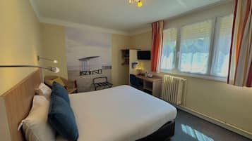 Superior Double Room | Desk, iron/ironing board, free WiFi, bed sheets