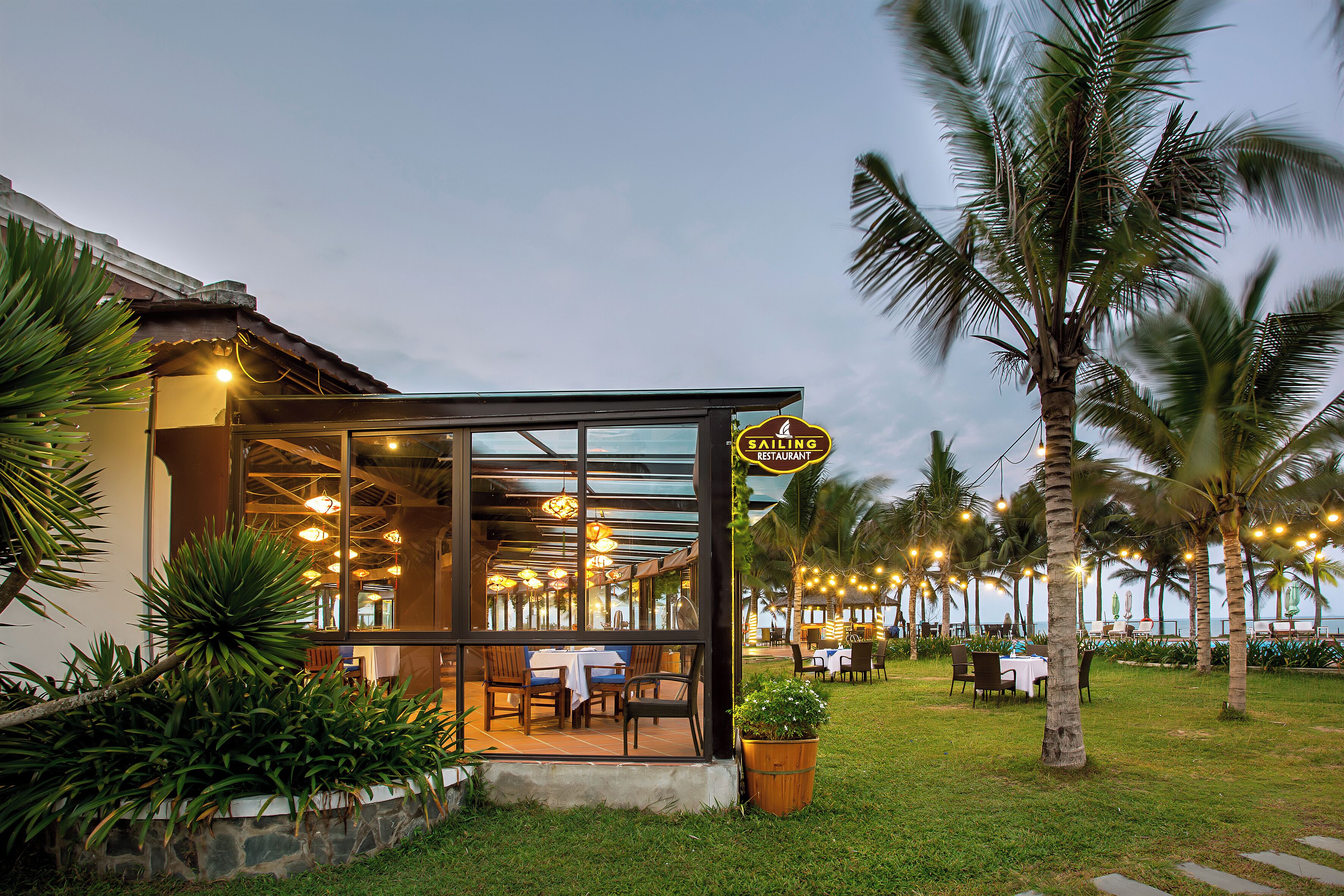 Breakfast, lunch, dinner served; local cuisine 