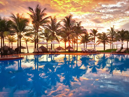 Tropical Beach Hoi An Resort