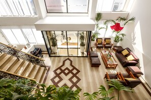 Lobby sitting area - Atrium Zenon Hotel Apts (Larnaca)