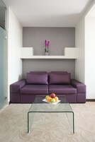 Ropa de cama de alta calidad y minibar