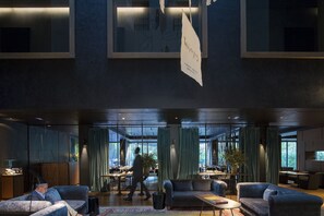 Lobby sitting area - Alma Barcelona GL (Barcelona)