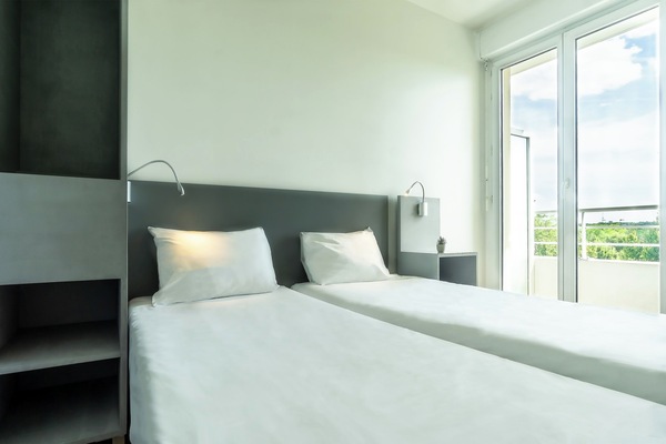 Studio | Iron/ironing board (on request), bed sheets