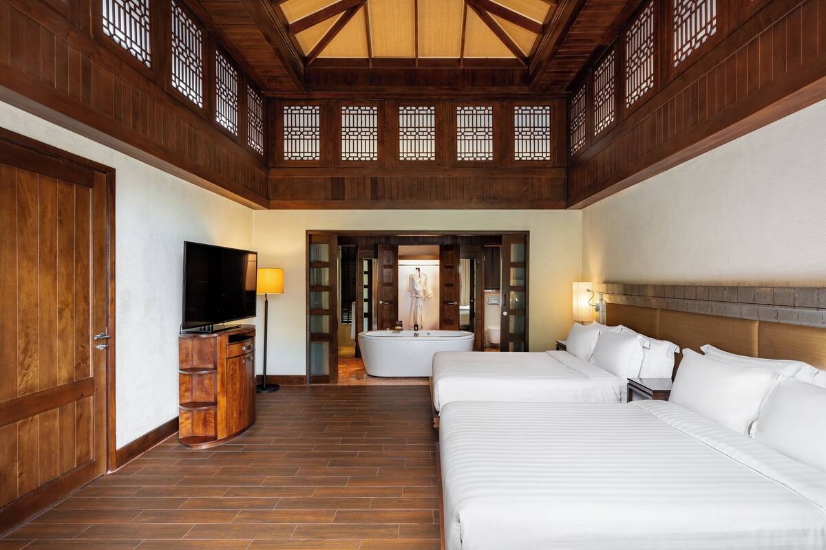 Biệt thự, 2 giường đôi, hồ bơi riêng | Minibar, két bảo mật tại phòng, bàn 