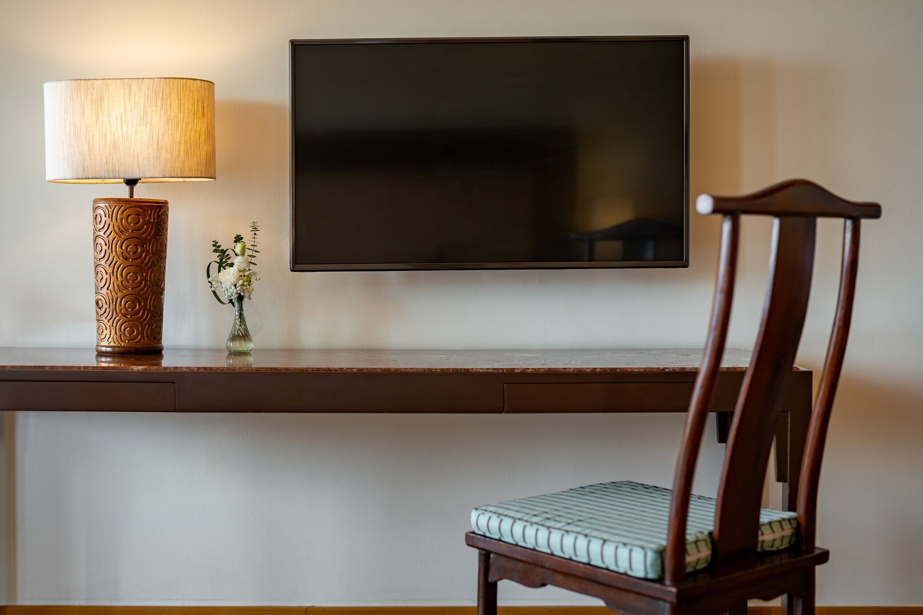 deluxe room, 1 king bed (spa) | room amenity