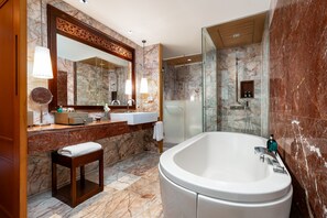 Chambre Deluxe, 1 trĂšs grand lit (Premium Deluxe) | Salle de bain