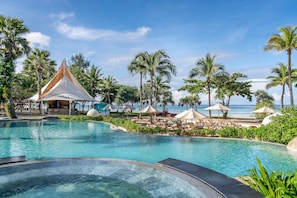 3 outdoor pools, pool umbrellas, sun loungers