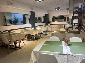 Daily buffet breakfast (USD 10 per person) - Hotel Alpino (Buenos Aires)