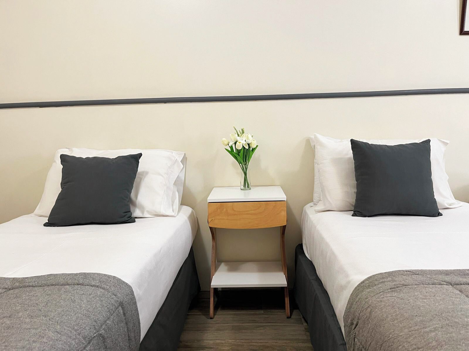 Phòng Superior, 2 giường đơn | Minibar, két bảo mật tại phòng, bàn, phòng cách âm 