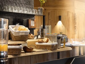 Petit déjeuner compris